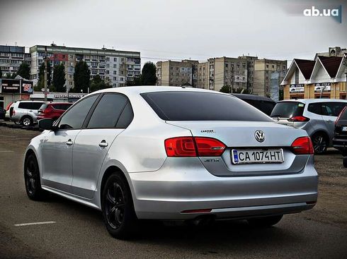 Volkswagen Jetta 2014 - фото 4