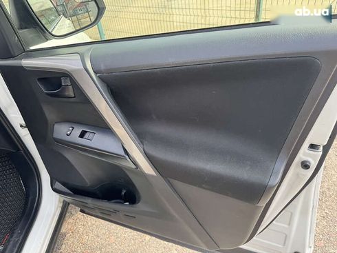 Toyota RAV4 2017 - фото 30