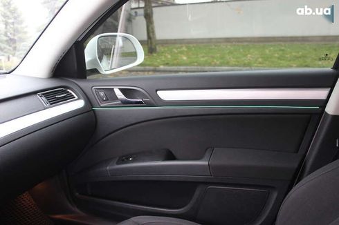 Skoda Superb 2011 - фото 28