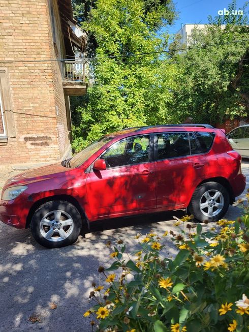 Toyota RAV4 2006 красный - фото 4