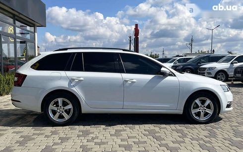 Skoda Octavia 2019 - фото 8