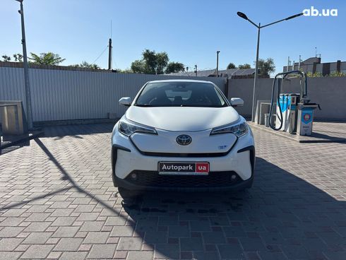 Toyota C-HR 2020 белый - фото 8