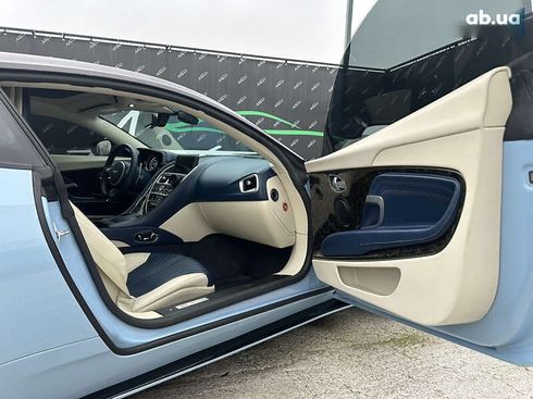 Aston Martin DB11 2016 - фото 15