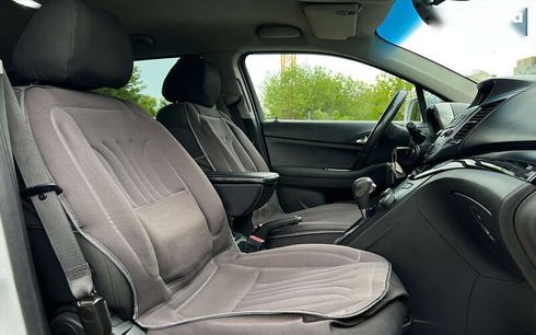 Chevrolet Orlando 2011 - фото 9