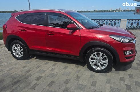 Hyundai Tucson 2018 красный - фото 2