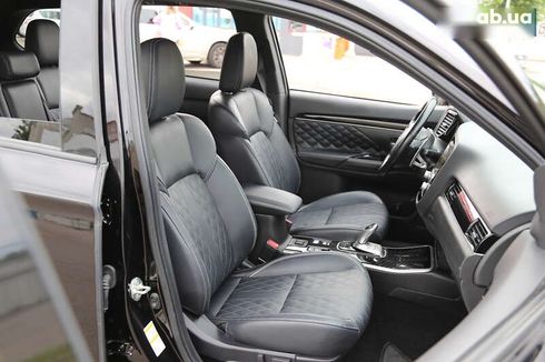Mitsubishi Outlander 2021 - фото 11