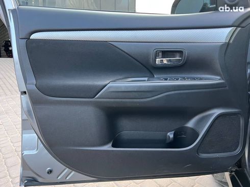 Mitsubishi Outlander 2017 серый - фото 44