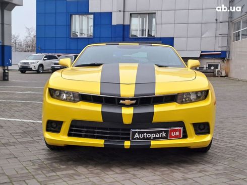 Chevrolet Camaro 2013 желтый - фото 2