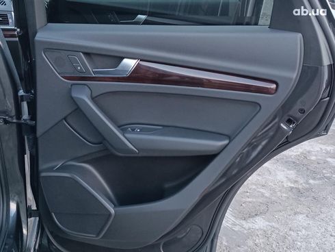 Audi Q5 2018 серый - фото 33