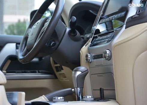 Toyota Land Cruiser 2017 - фото 29