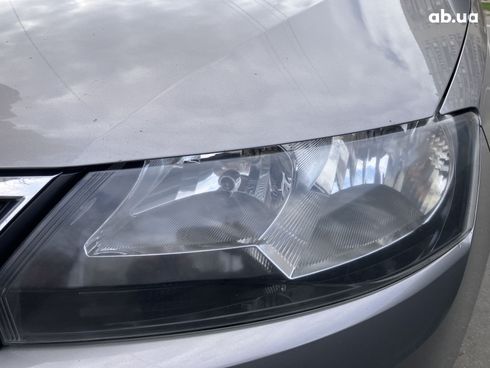 Skoda Rapid 2013 бежевый - фото 13