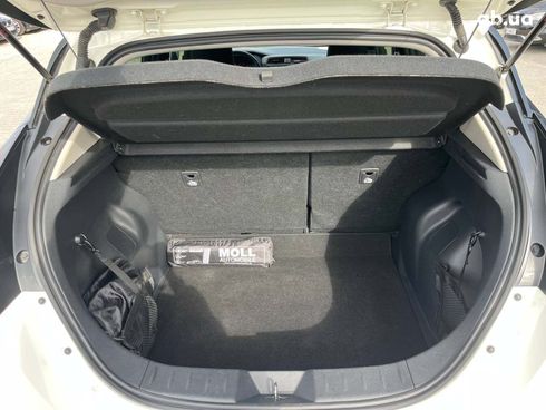 Nissan Leaf 2021 белый - фото 10