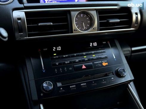 Lexus IS 2013 - фото 22