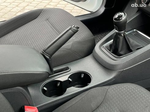 Volkswagen Jetta 2016 белый - фото 12