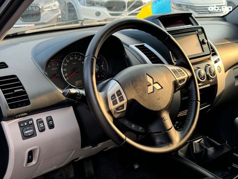 Mitsubishi Pajero 2015 черный - фото 21