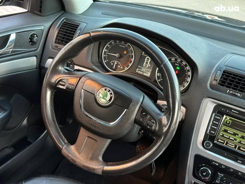 Skoda Octavia 2011 черный - фото 7