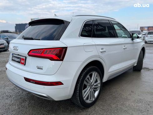 Audi Q5 2018 белый - фото 16