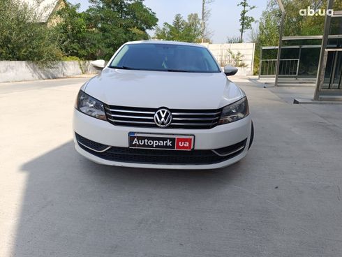 Volkswagen passat b7 2012 белый - фото 2