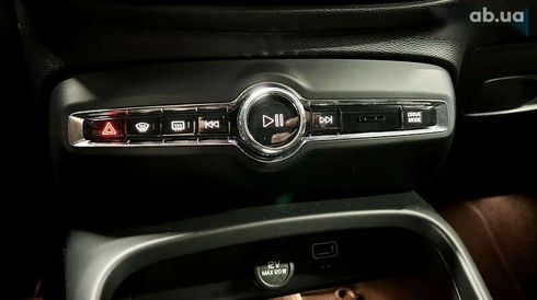Volvo XC40 2022 - фото 26
