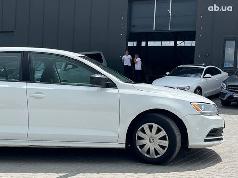 Volkswagen Jetta 2016 белый - фото 42