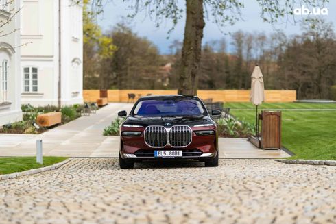 BMW 7 серия 2023 - фото 2