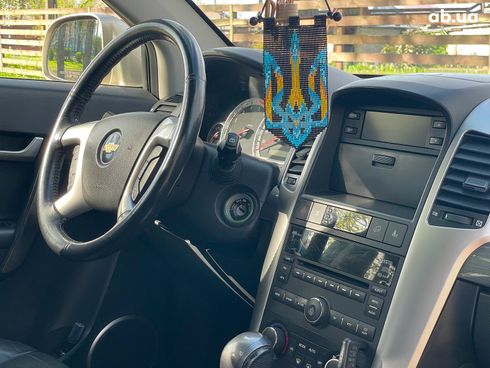 Chevrolet Captiva 2009 бежевый - фото 28