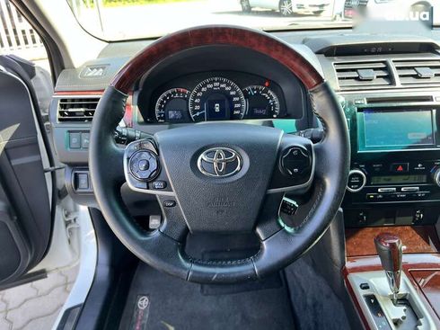 Toyota Camry 2013 - фото 18
