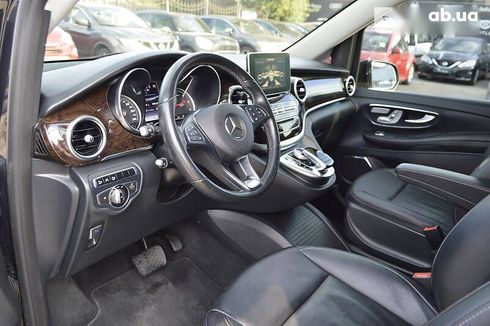 Mercedes-Benz V-Class 2016 - фото 23