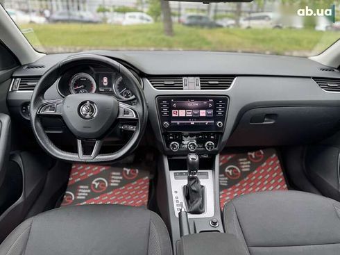 Skoda Octavia 2018 - фото 24