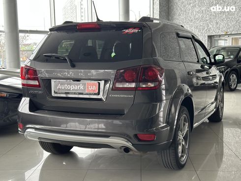 Dodge Journey 2016 серый - фото 6