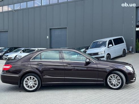 Mercedes-Benz E-Класс 2010 коричневый - фото 11