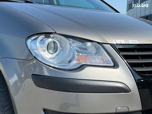 Volkswagen Touran 2008 серый - фото 13