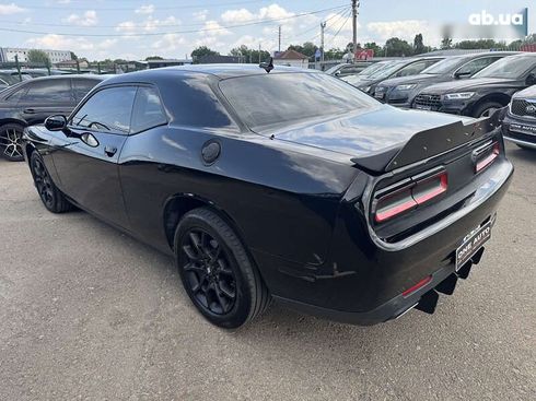 Dodge Challenger 2017 - фото 12