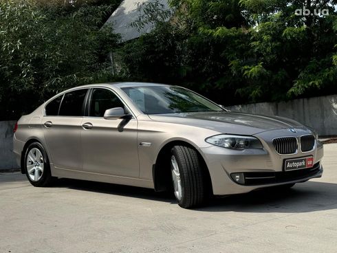 BMW 5 серия 2012 бежевый - фото 3