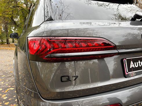 Audi Q7 2021 серый - фото 13