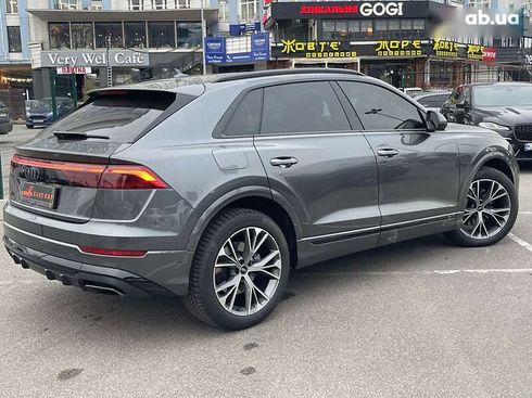 Audi Q8 2023 - фото 2