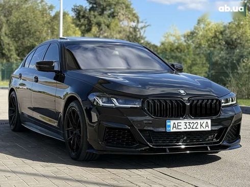 BMW 5 серия 2017 - фото 25