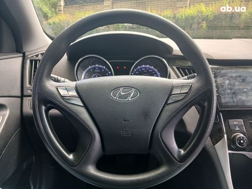 Hyundai Sonata 2015 серый - фото 12