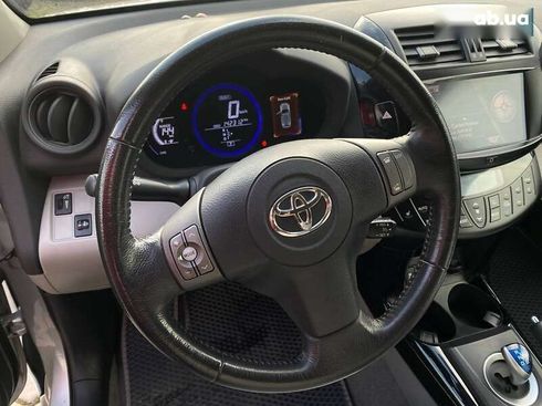 Toyota RAV4 2012 - фото 13