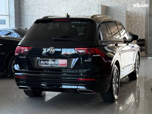 Volkswagen Tiguan 2018 черный - фото 8