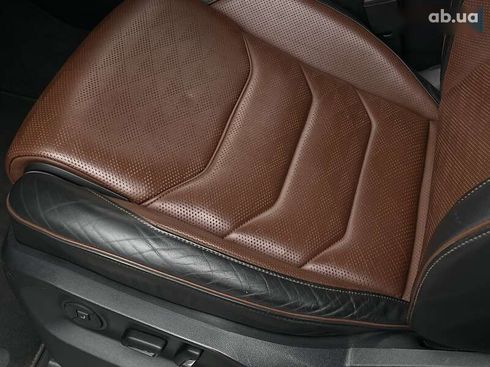 Volkswagen Touareg 2018 - фото 24