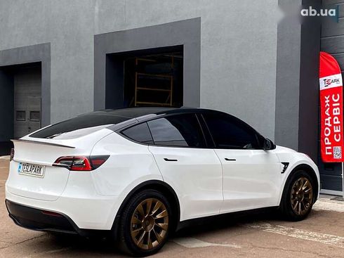 Tesla Model Y 2023 - фото 10