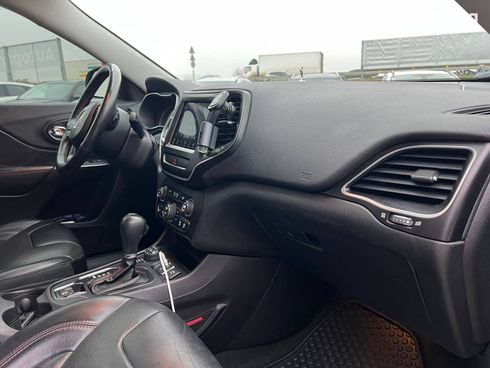 Jeep Cherokee 2018 зеленый - фото 78