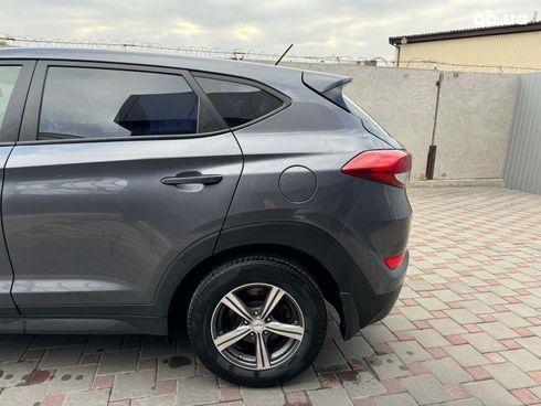 Hyundai Tucson 2016 серый - фото 10