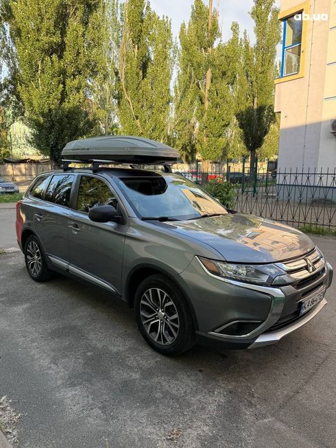 Mitsubishi Outlander 2018 серый - фото 17