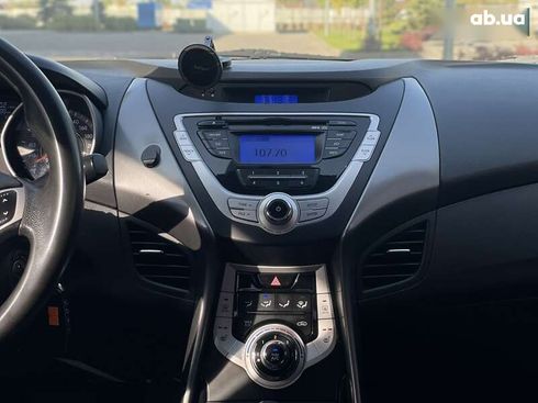 Hyundai Elantra 2011 - фото 19