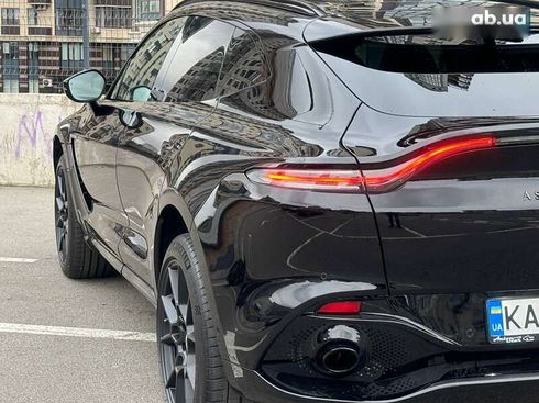 Aston Martin DBX 2021 - фото 8