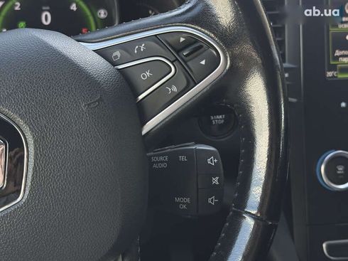 Renault Megane 2017 - фото 30