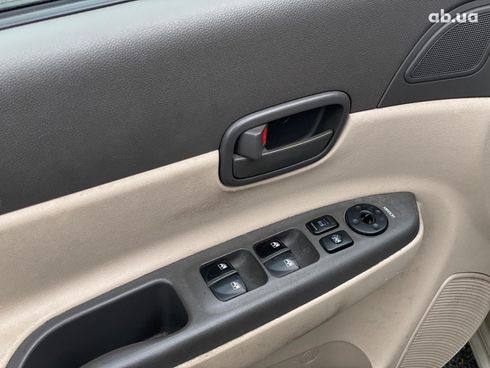 Hyundai Accent 2007 бежевый - фото 13