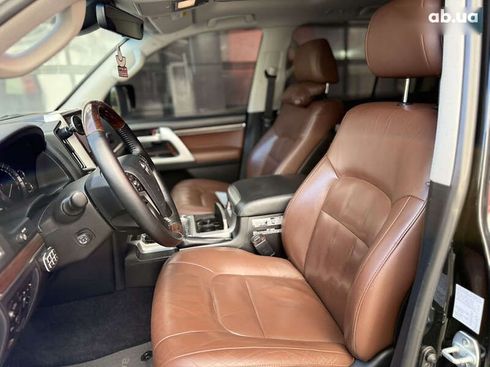 Toyota Land Cruiser 2017 - фото 23